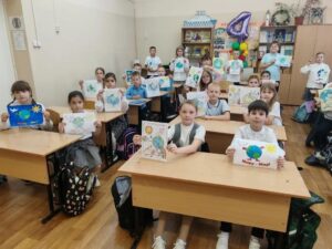 Выставка рисунков "Мы против террора"